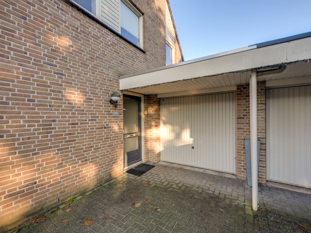 Pastoor Gillisstraat 150, Rijen