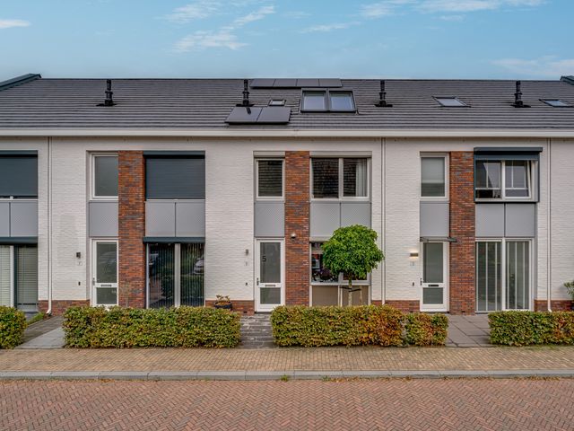 Nieuwkamppad 5, Zevenaar