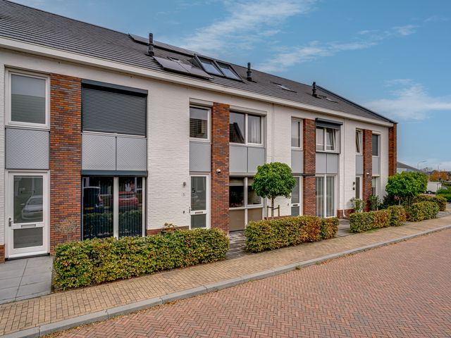 Nieuwkamppad 5, Zevenaar