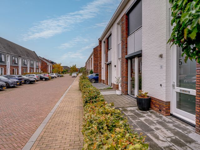 Nieuwkamppad 5, Zevenaar