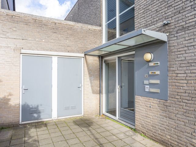 Burgemeester Hendrixstraat 99, Berkel en Rodenrijs