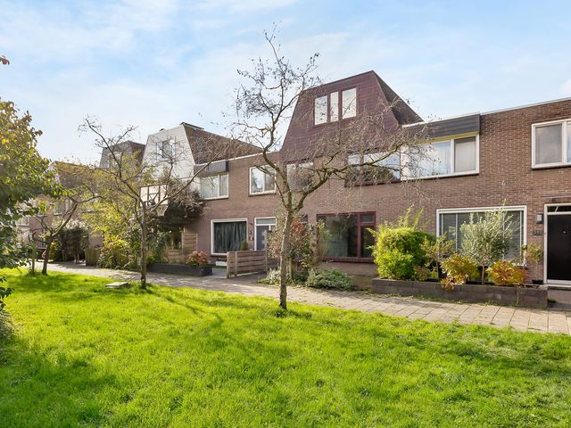 Van den Berghlaan 351, Hoofddorp