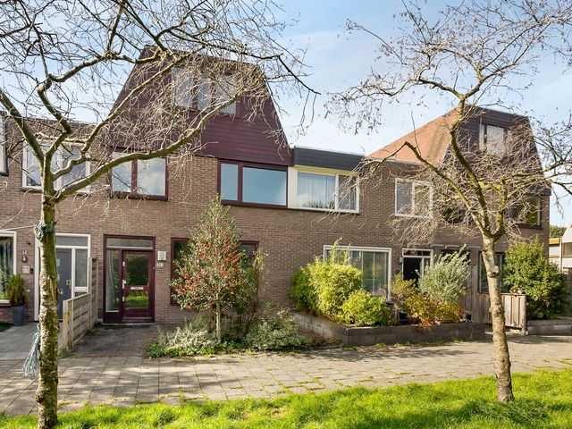 Van den Berghlaan 351, Hoofddorp