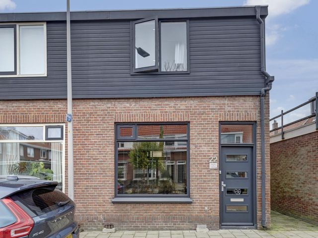 Emmastraat 22, De Lier