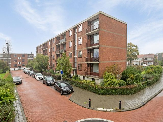 Aagje Dekenstraat 2, Spijkenisse