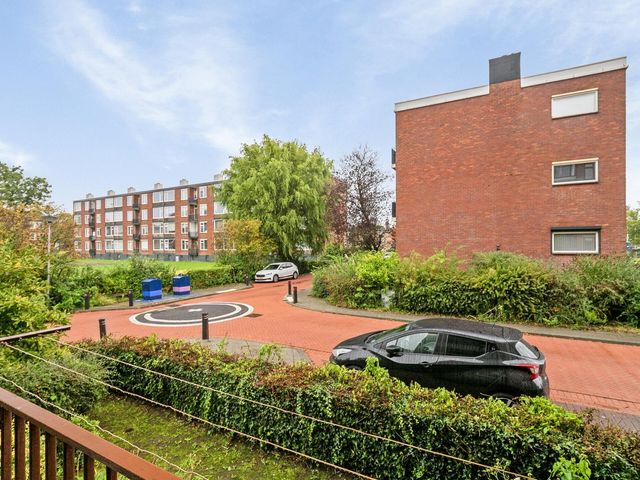 Aagje Dekenstraat 2, Spijkenisse