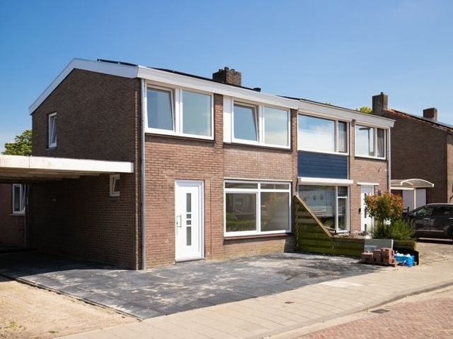 Zandkreekstraat 5, Lewedorp