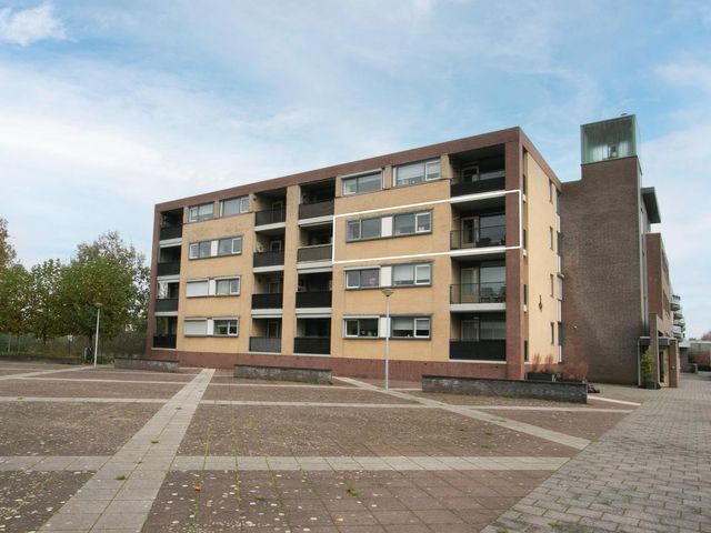 Molenakkerplein 45, Weert