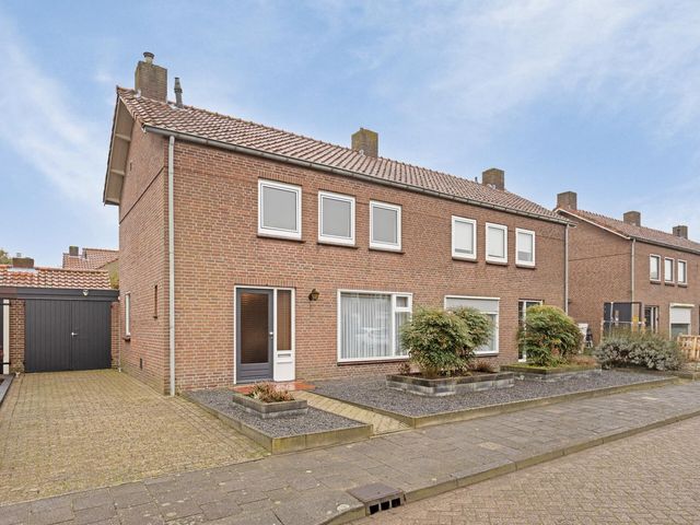 Vendelierstraat 8, Oirschot