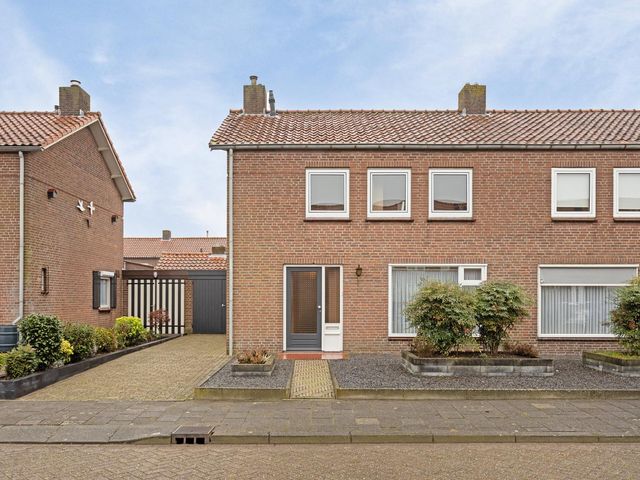 Vendelierstraat 8, Oirschot