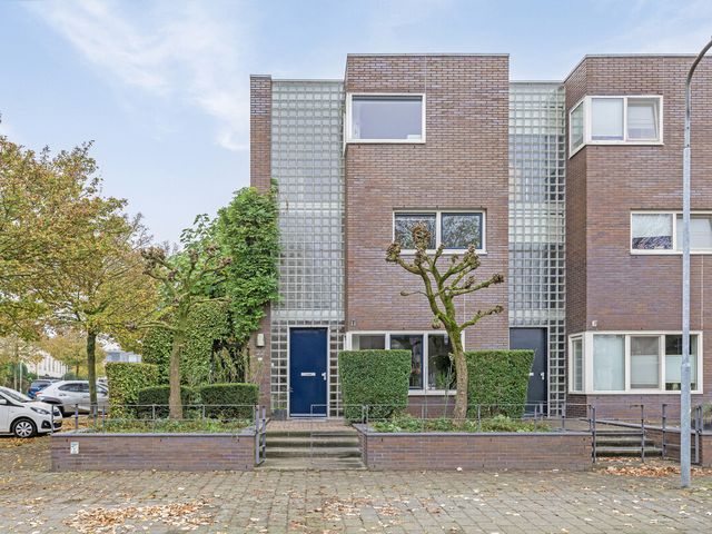 Aurelia 22, Breda