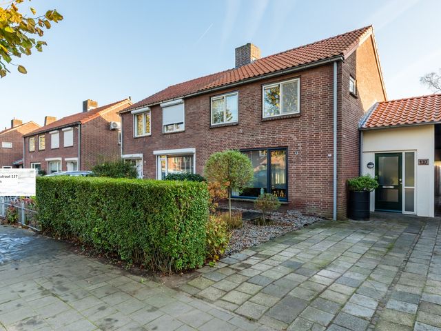 Pastoor Gillisstraat 137, Rijen