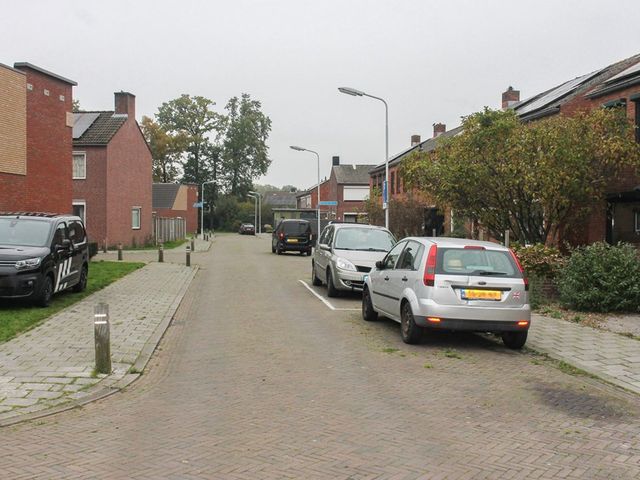 Van Dortmontlaan 4, Hulst