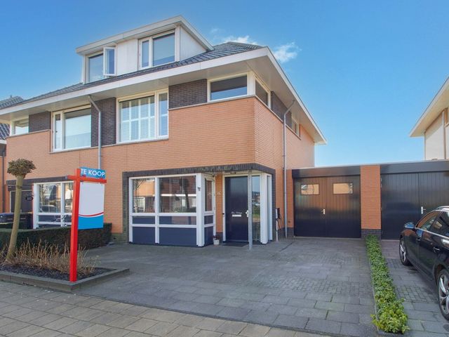 Het Roer 25, Bunschoten-Spakenburg