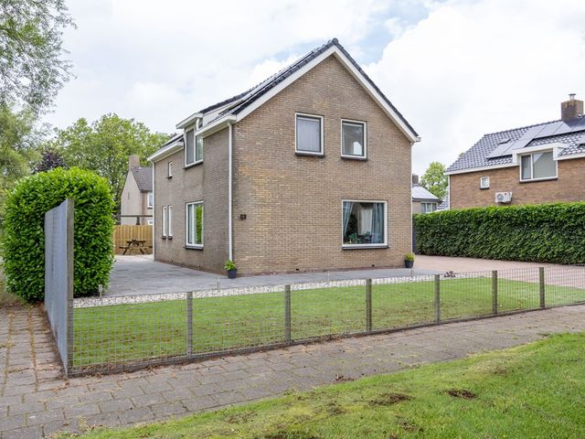 Elzenlaan 4, Marum