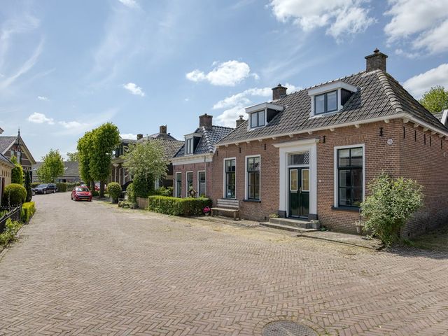 Skilplein 5, Easterein