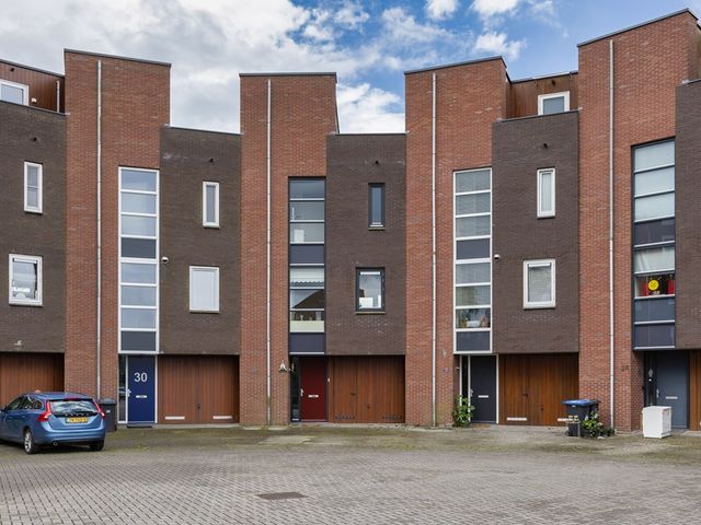 Vuurvlinder 28, Sneek