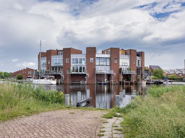 Vuurvlinder 28, Sneek