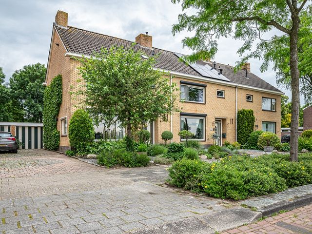 St. Hubertus-Plaats 17, Tollebeek