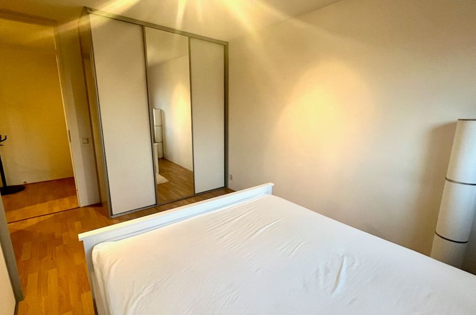 Donker Curtiusstraat 120
