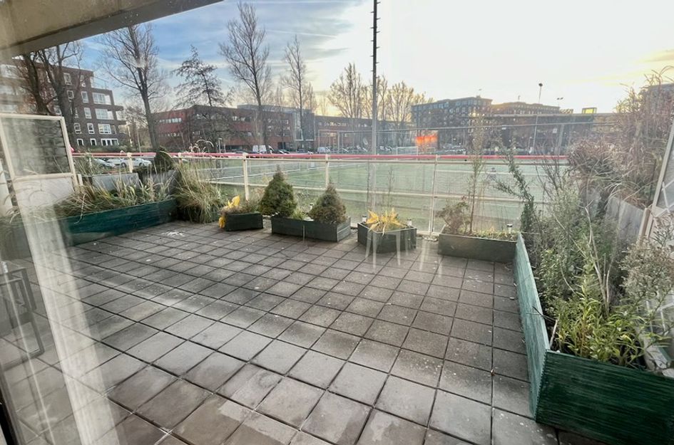 Donker Curtiusstraat 120