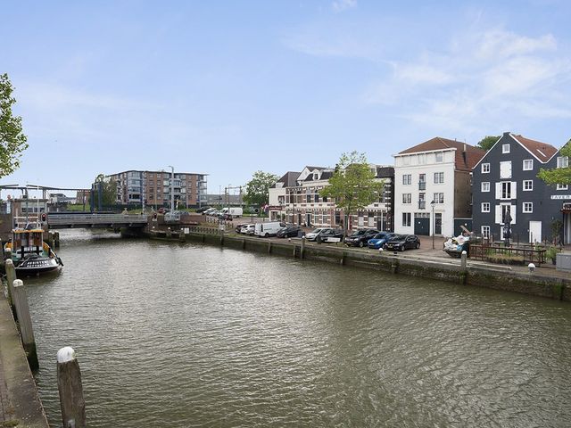 Govert Van Wijnkade 21, Maassluis