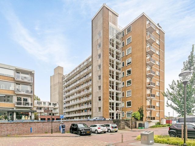 Maasplein 43, Zwijndrecht