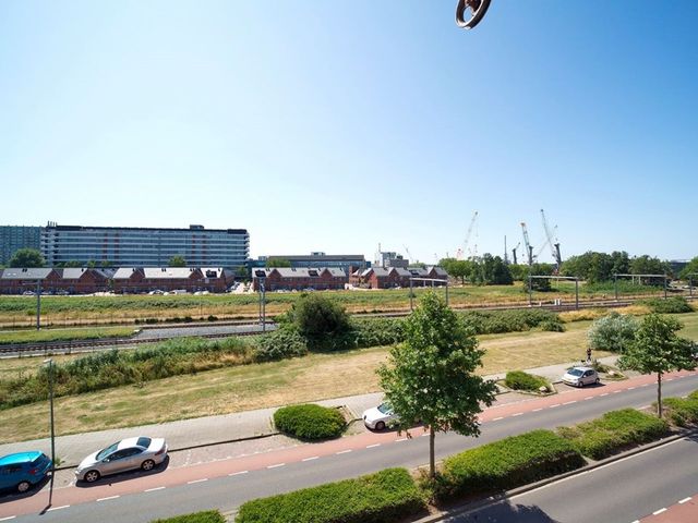 Parallelweg 100, Vlaardingen