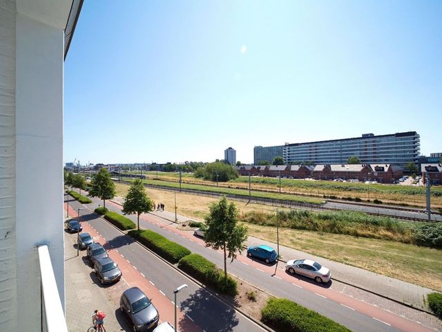 Parallelweg 100, Vlaardingen