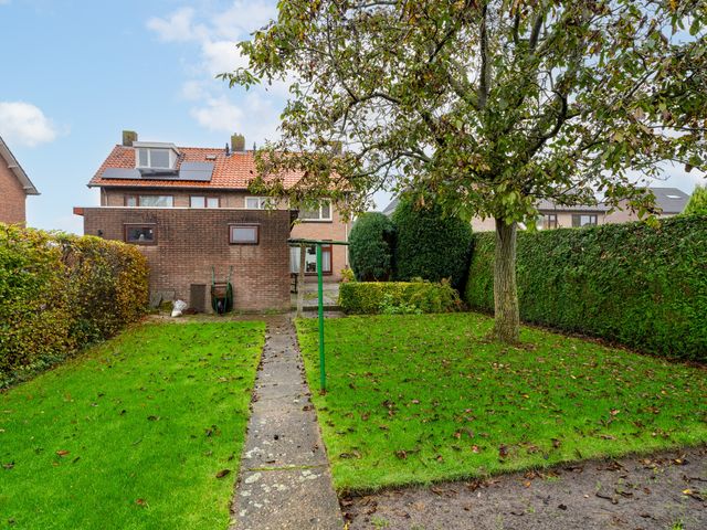 Burgemeester Van Dijkstraat 17, Sprang-Capelle