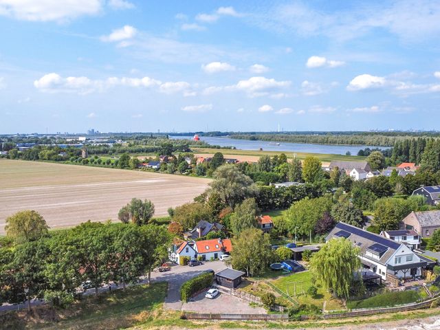 Westdijk 16, Heinenoord