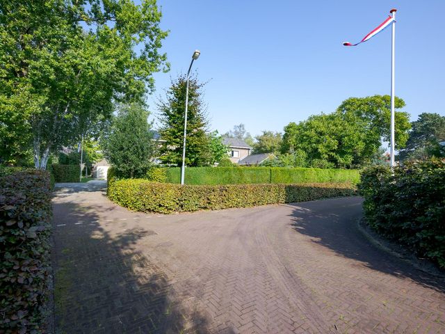 Dillenburglaan 4, Voorschoten