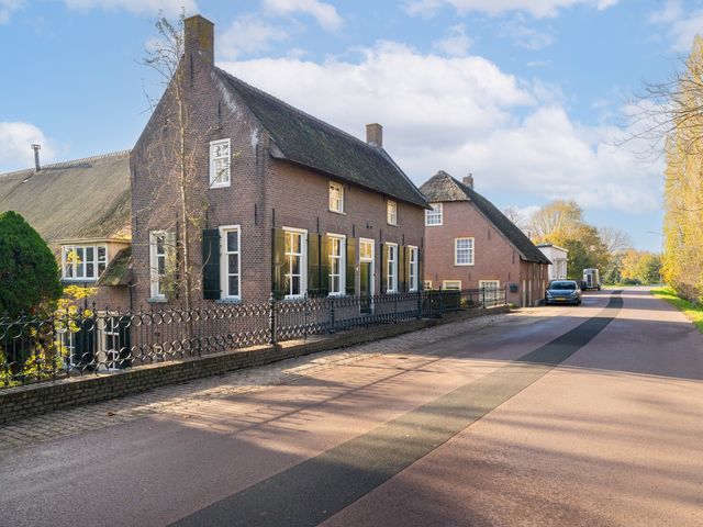 Hoge Maasdijk 8, Andel