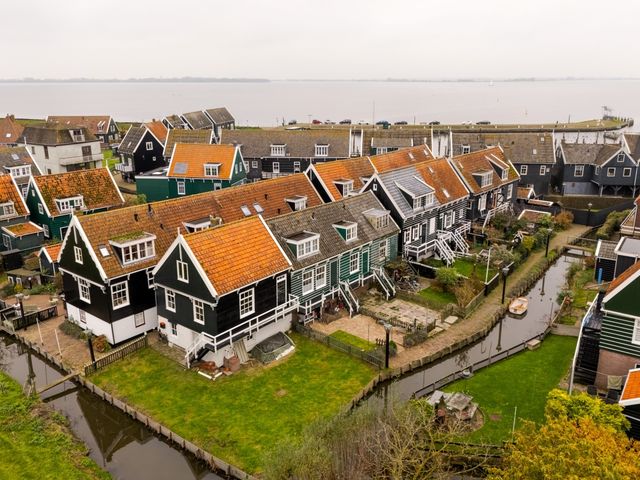 Buurt IV 7, Marken