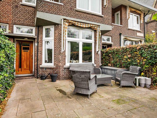 Laan van Nieuw Oosteinde 7, Voorburg