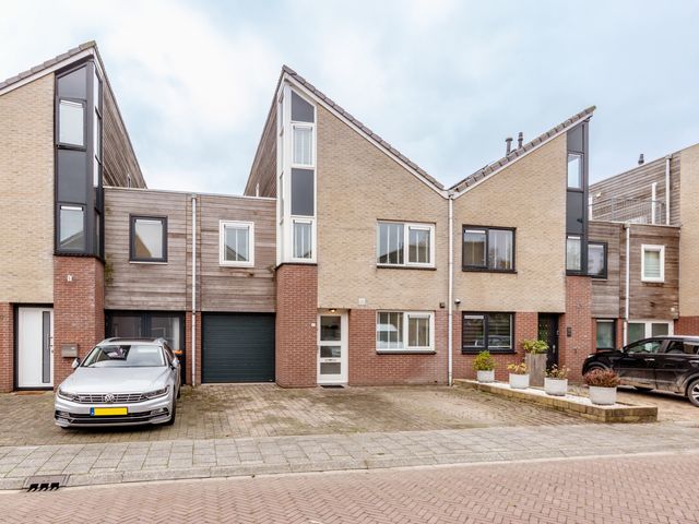 Monnickendamstraat 69, Lelystad