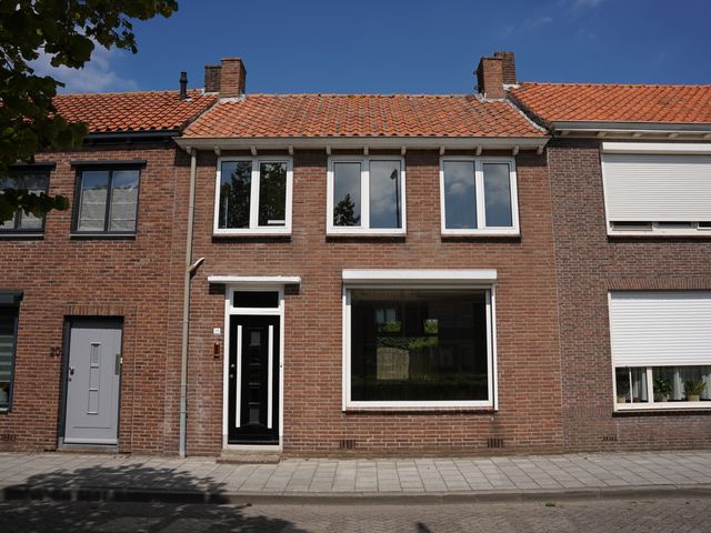 Zuidzandsestraat 18, Oostburg