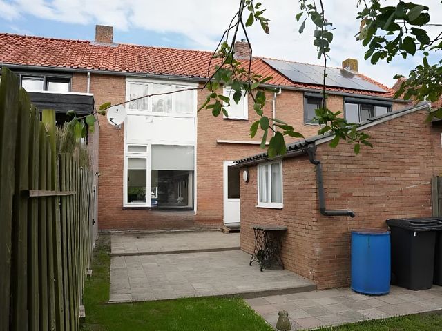 Zuiddijkstraat 64, Sluis