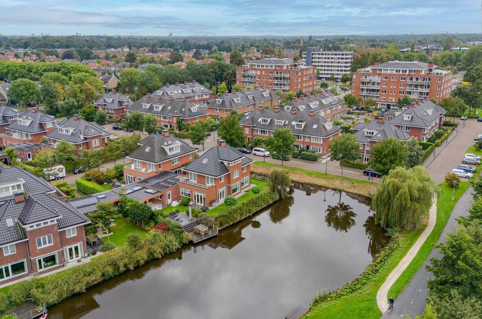 Burgemeester Pompe van Meerdervoortlaan 15