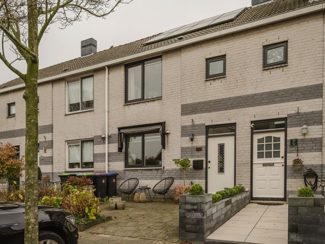 Mimi Boesnachstraat 17, Spijkenisse