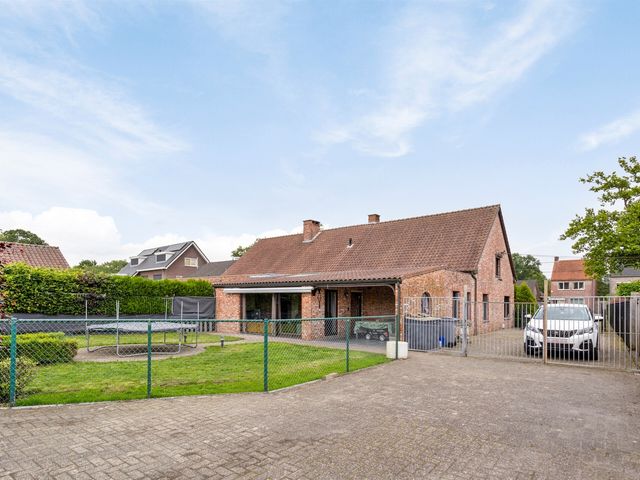 Tilburgseweg 129  , Poppel