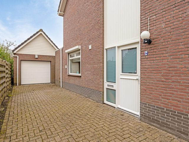 Cor van der Bokstraat 24, Baarle-Nassau