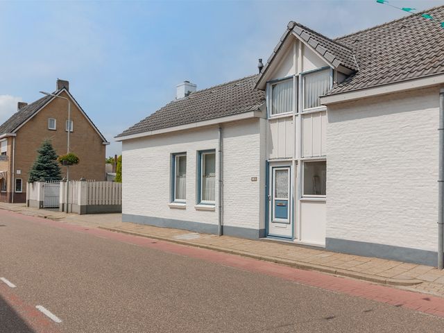 Kloosterstraat 10, Heythuysen