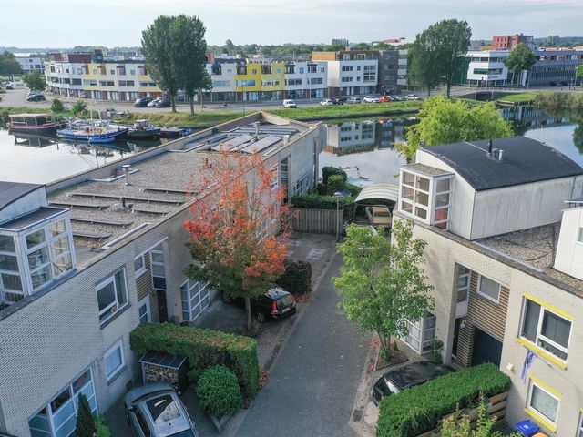 Pluuthaven 34, Zeewolde