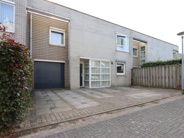 Pluuthaven 34, Zeewolde