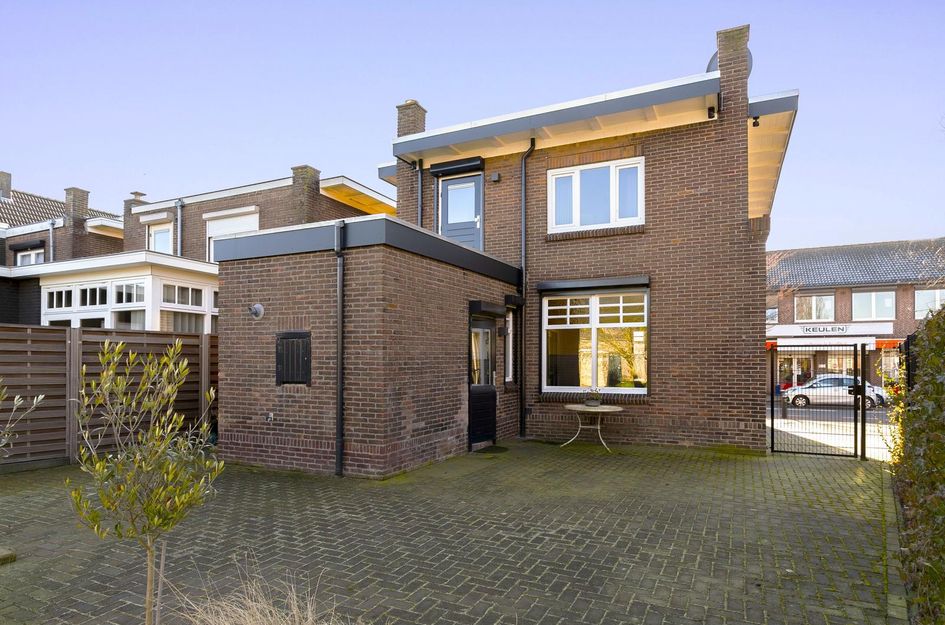 Spoorstraat 55