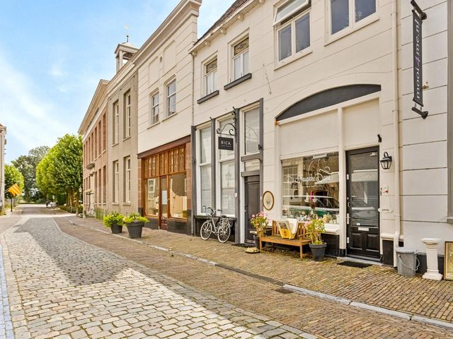 Brugstraat 7, Grave