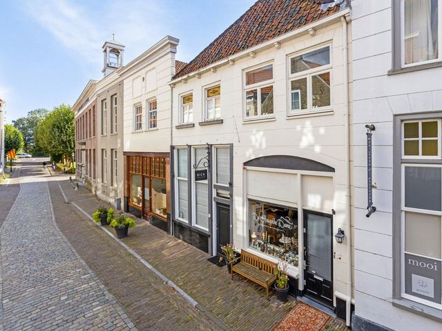 Brugstraat 7, Grave