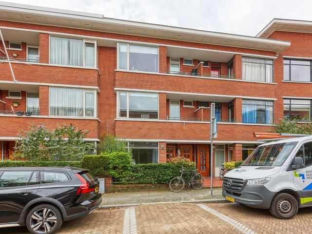 Van der Aastraat 102, 'S-Gravenhage
