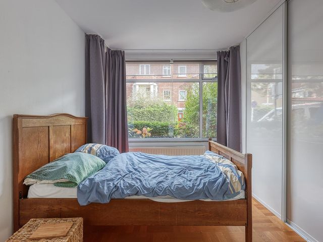 Van der Aastraat 102, 'S-Gravenhage